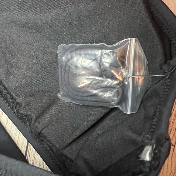 SALE-NWT Shade & Shore Women’s Bow Cut Out 1 Piece Swimsuit size XL (16) - Picture 10 of 13